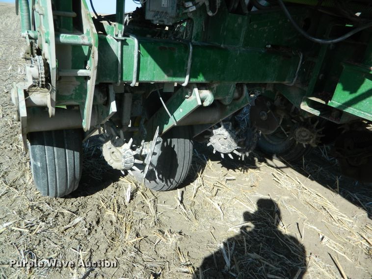 image for item DF4699 2012 John Deere 1770NT  no-till planter