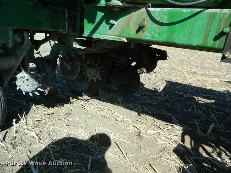 image for item DF4699 2012 John Deere 1770NT  no-till planter