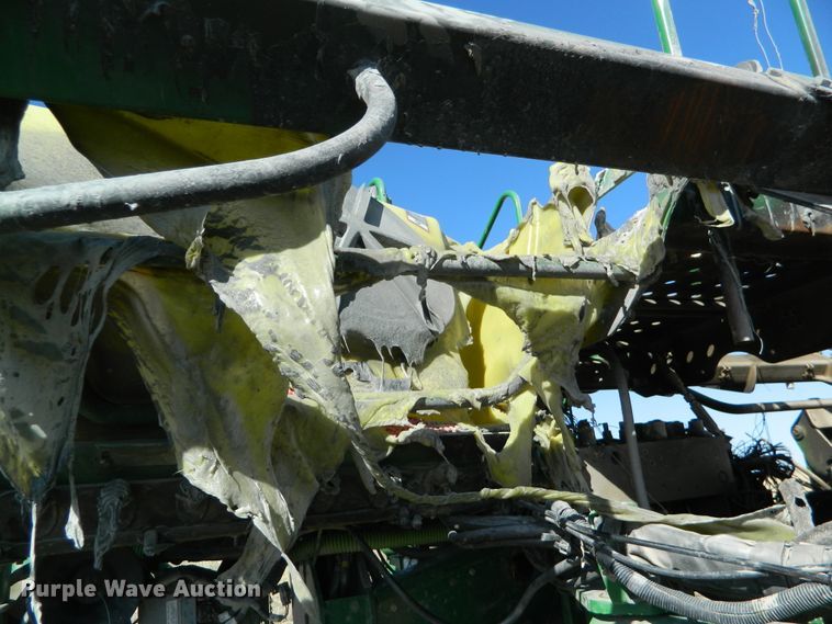 image for item DF4699 2012 John Deere 1770NT  no-till planter