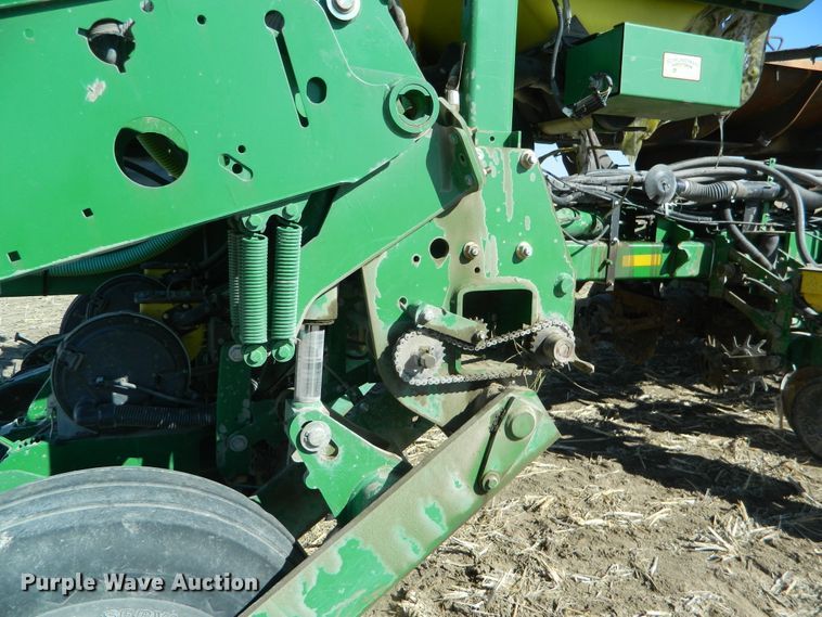 image for item DF4699 2012 John Deere 1770NT  no-till planter