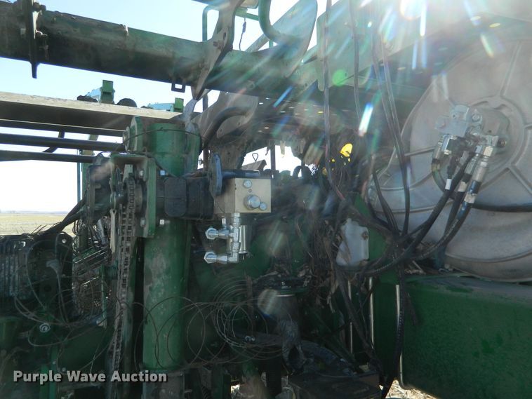 image for item DF4699 2012 John Deere 1770NT  no-till planter