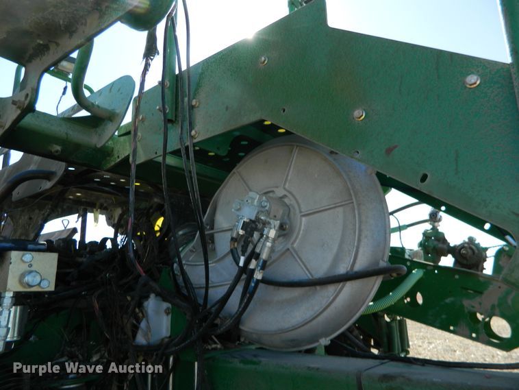 image for item DF4699 2012 John Deere 1770NT  no-till planter