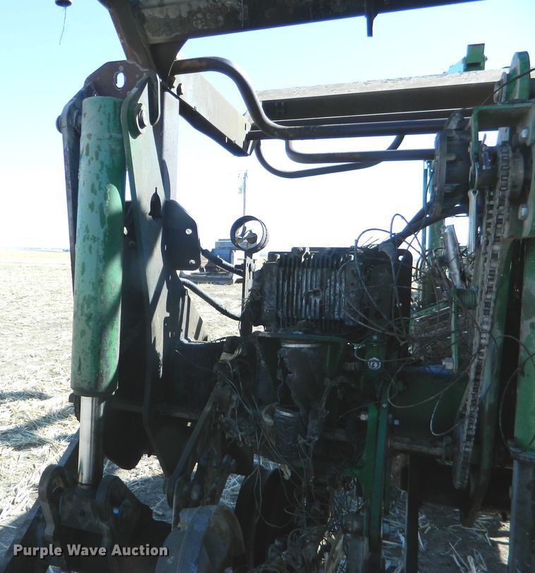 image for item DF4699 2012 John Deere 1770NT  no-till planter