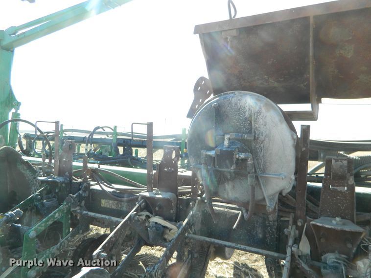 image for item DF4699 2012 John Deere 1770NT  no-till planter