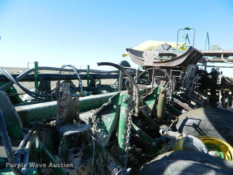 image for item DF4699 2012 John Deere 1770NT  no-till planter