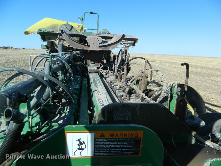 image for item DF4699 2012 John Deere 1770NT  no-till planter