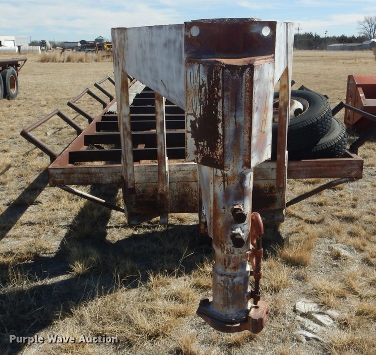 image for item DG4680 Bale trailer