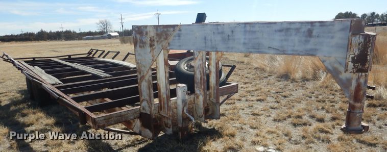 image for item DG4680 Bale trailer