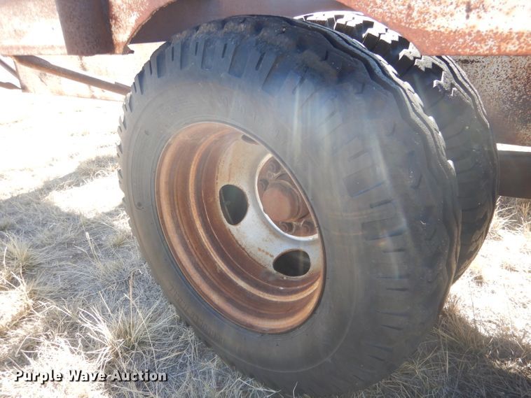 image for item DG4680 Bale trailer