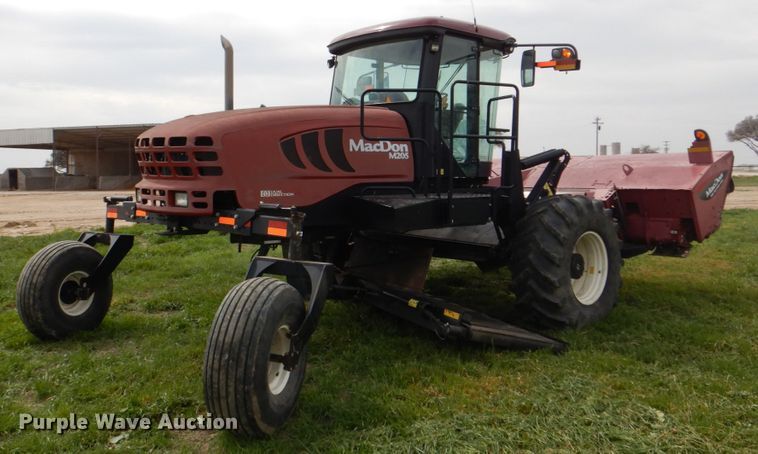 image for item DH5471 2013 MacDon M205  windrower