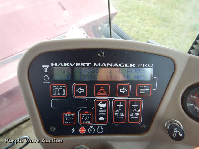 image for item DH5471 2013 MacDon M205  windrower