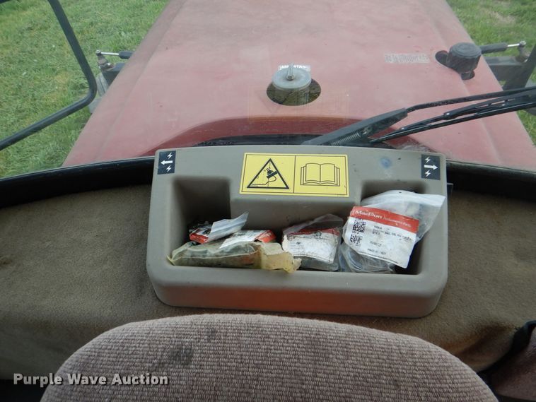 image for item DH5471 2013 MacDon M205  windrower