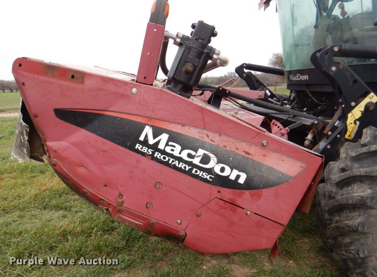 image for item DH5471 2013 MacDon M205  windrower