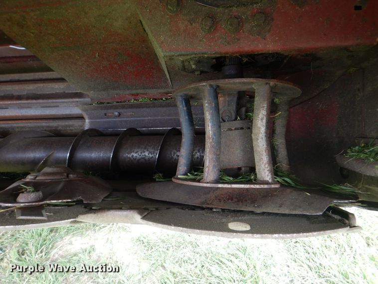 image for item DH5471 2013 MacDon M205  windrower