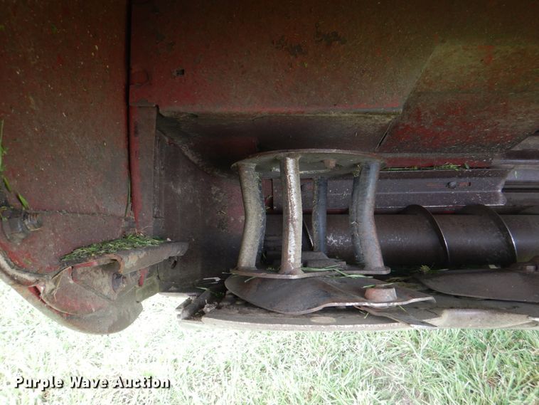 image for item DH5471 2013 MacDon M205  windrower