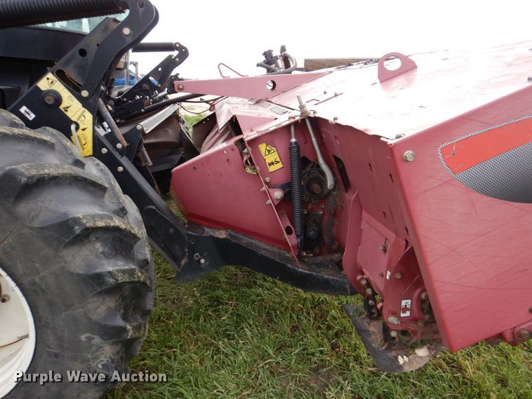 image for item DH5471 2013 MacDon M205  windrower
