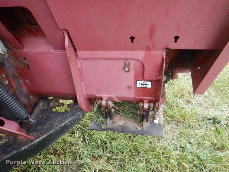 image for item DH5471 2013 MacDon M205  windrower