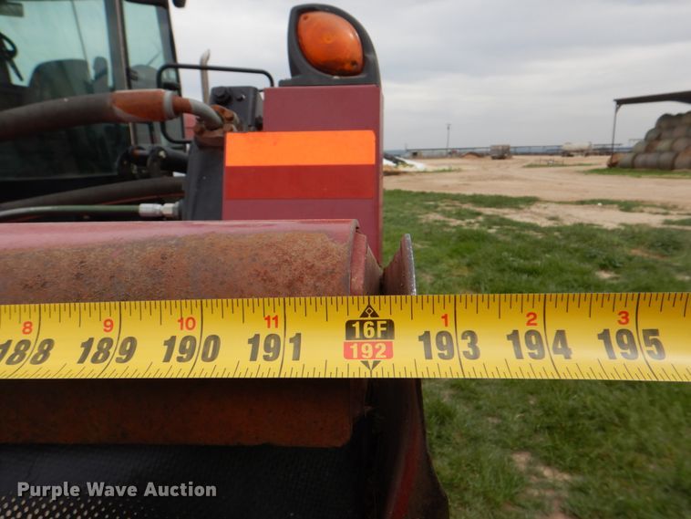 image for item DH5471 2013 MacDon M205  windrower