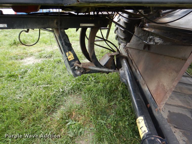 image for item DH5471 2013 MacDon M205  windrower