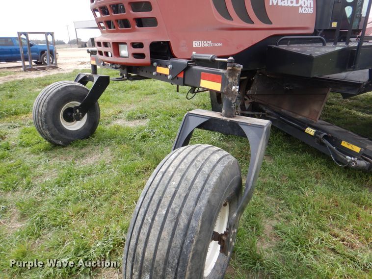 image for item DH5471 2013 MacDon M205  windrower