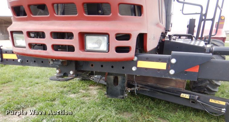 image for item DH5471 2013 MacDon M205  windrower