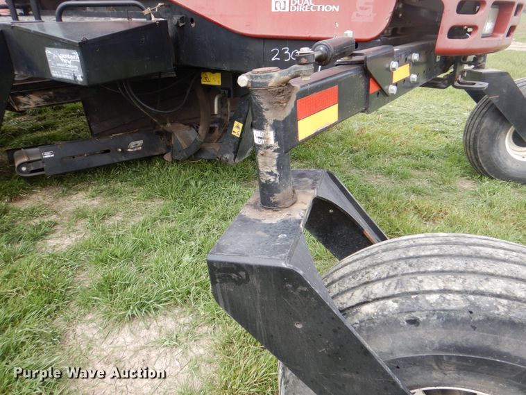 image for item DH5471 2013 MacDon M205  windrower