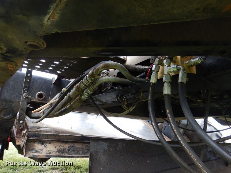 image for item DH5471 2013 MacDon M205  windrower