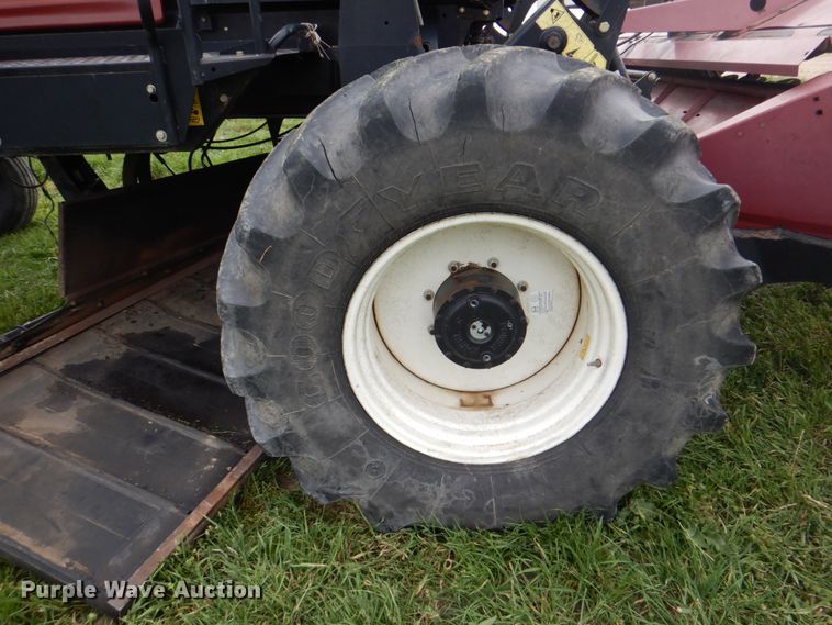 image for item DH5471 2013 MacDon M205  windrower
