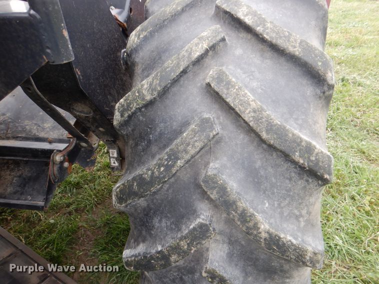 image for item DH5471 2013 MacDon M205  windrower