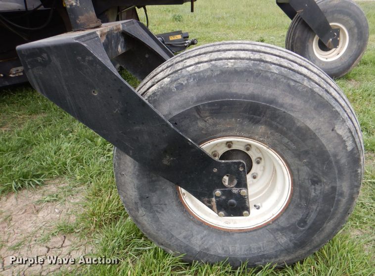 image for item DH5471 2013 MacDon M205  windrower
