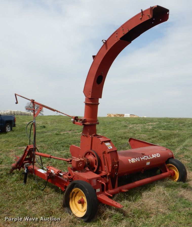 image for item DH5472 New Holland 38  forage harvester