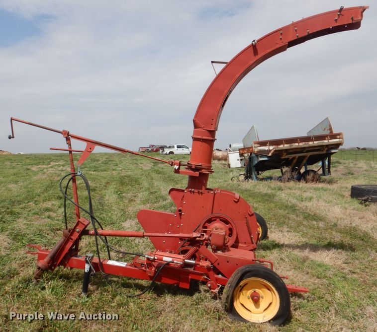 image for item DH5472 New Holland 38  forage harvester