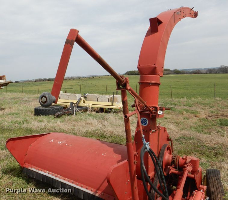 image for item DH5472 New Holland 38  forage harvester