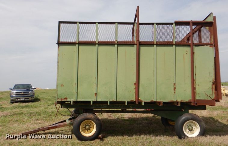 image for item DH5474 Silage dump wagon