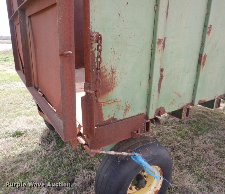 image for item DH5474 Silage dump wagon