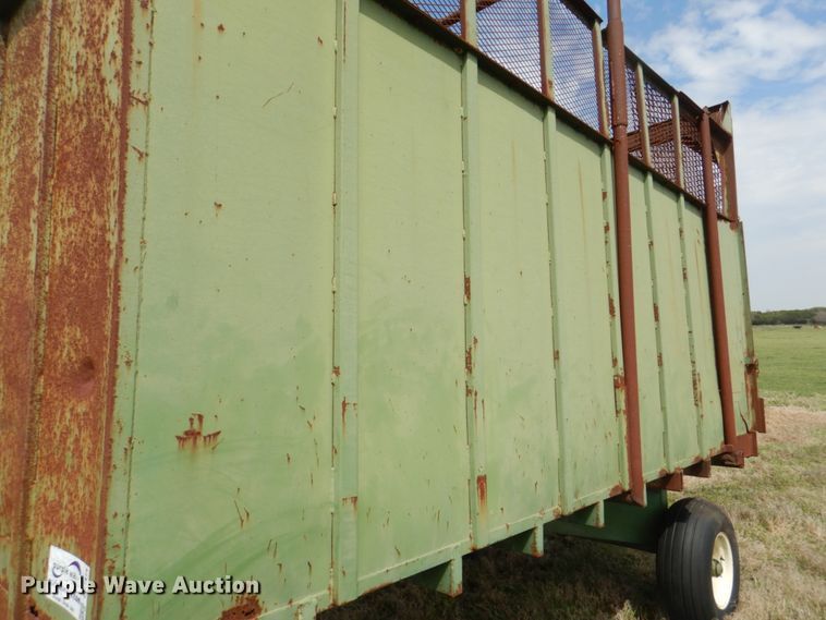 image for item DH5474 Silage dump wagon