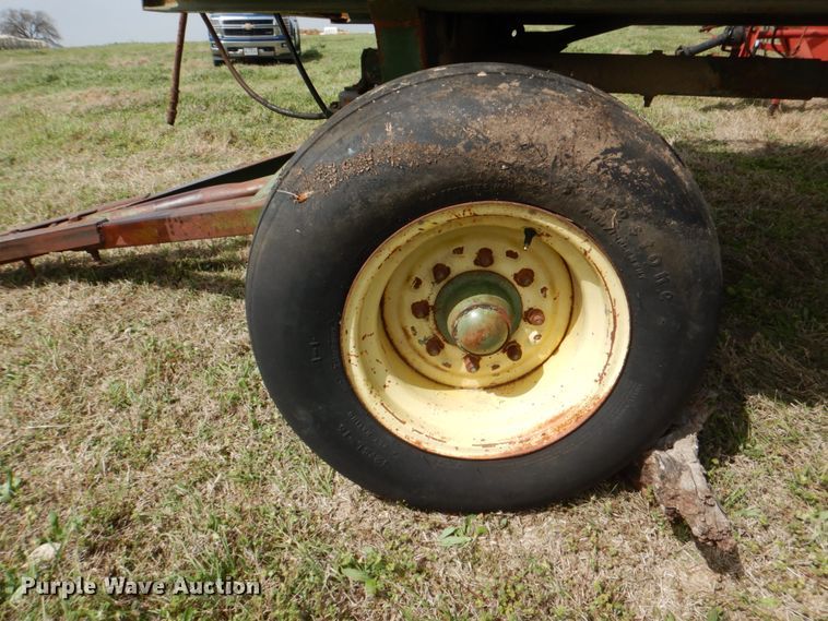 image for item DH5474 Silage dump wagon