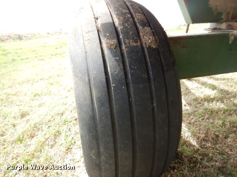 image for item DH5474 Silage dump wagon