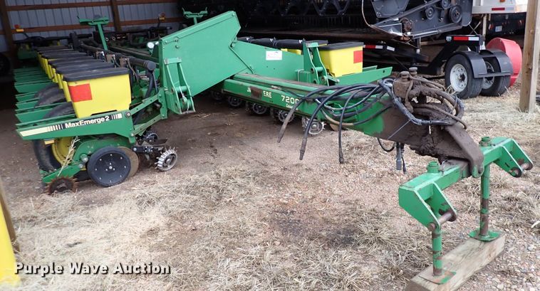 image for item DJ0234 John Deere 7200 Max Emerge 2  planter