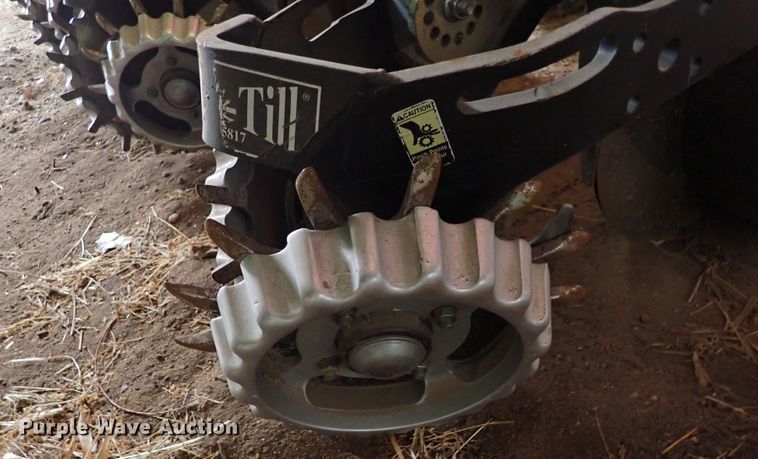 image for item DJ0234 John Deere 7200 Max Emerge 2  planter