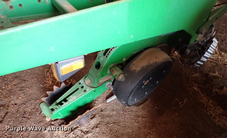 image for item DJ0234 John Deere 7200 Max Emerge 2  planter