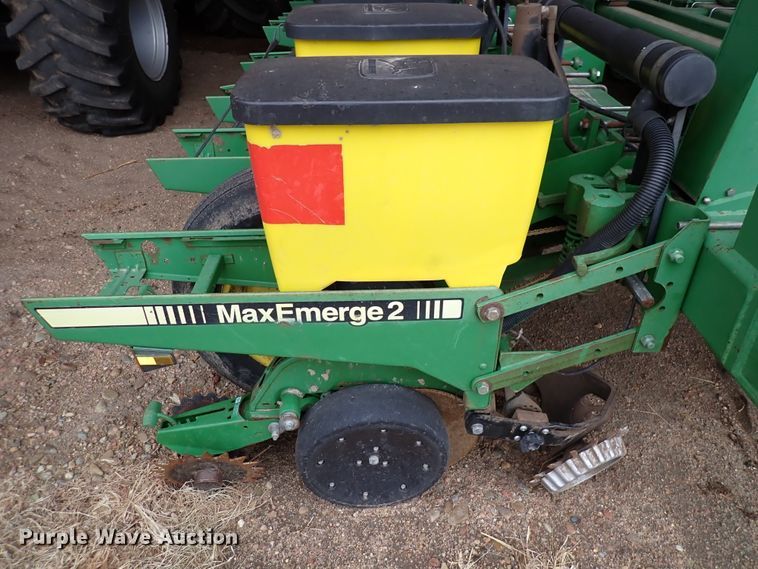 image for item DJ0234 John Deere 7200 Max Emerge 2  planter