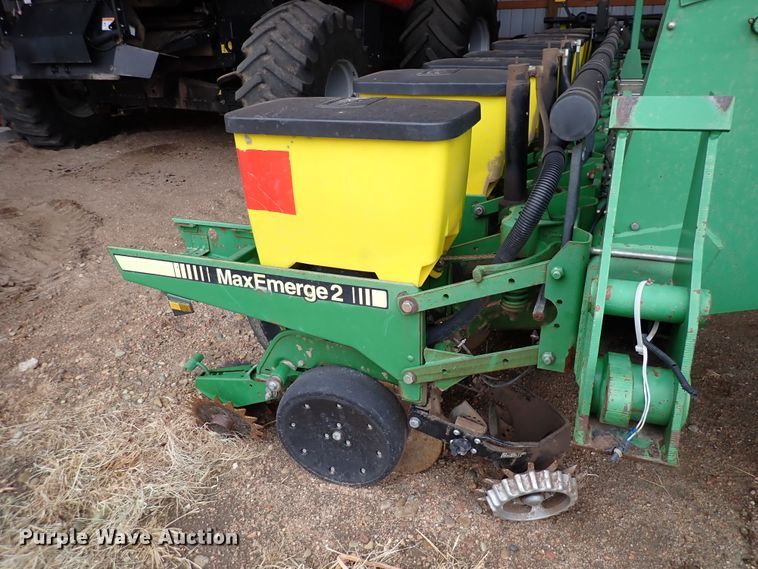 image for item DJ0234 John Deere 7200 Max Emerge 2  planter