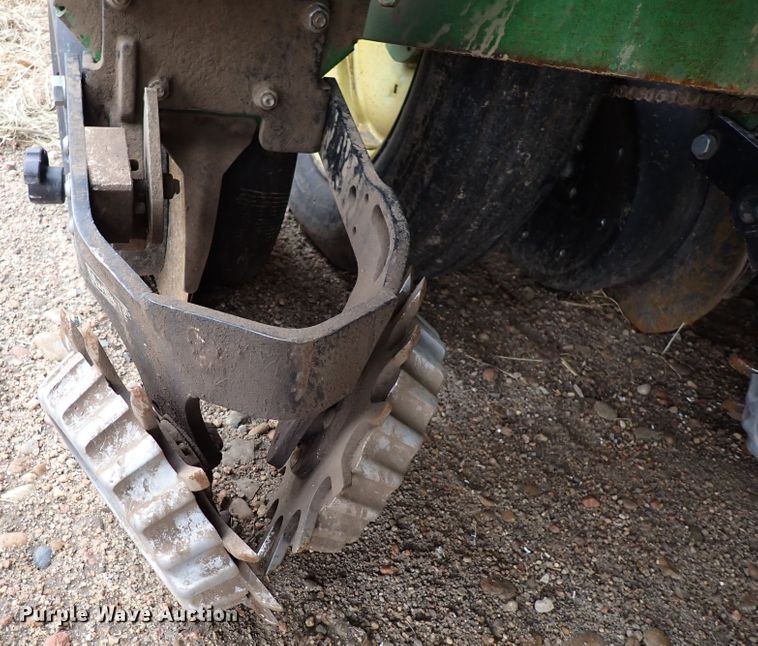 image for item DJ0234 John Deere 7200 Max Emerge 2  planter