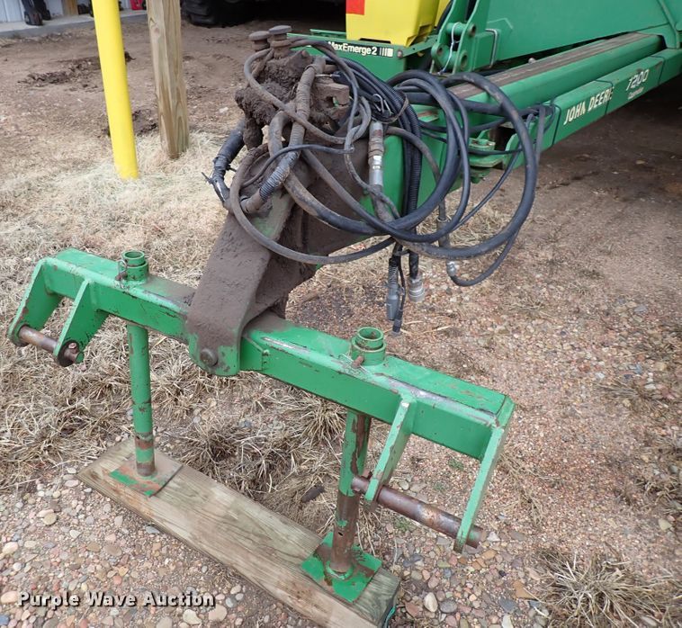 image for item DJ0234 John Deere 7200 Max Emerge 2  planter