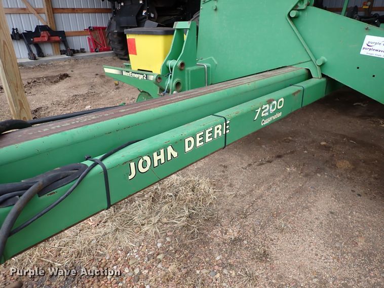 image for item DJ0234 John Deere 7200 Max Emerge 2  planter