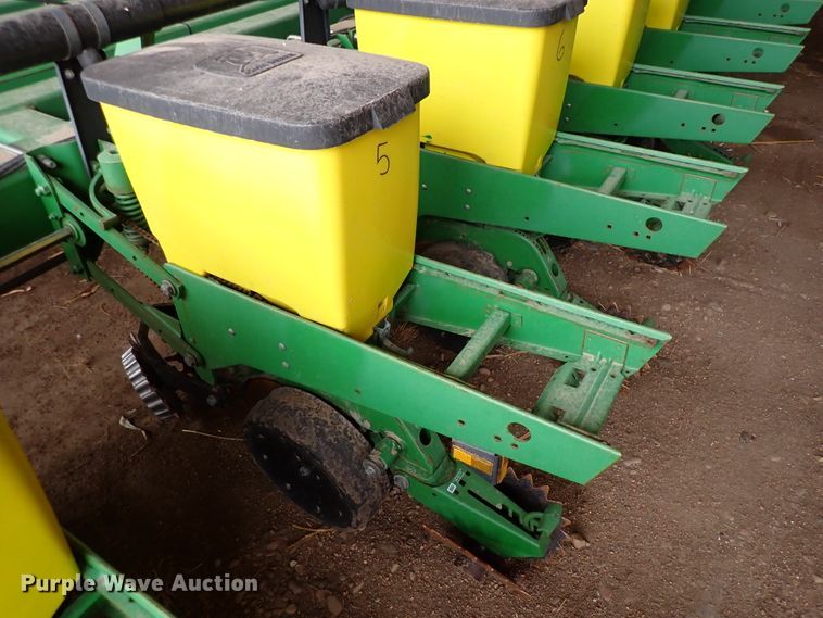 image for item DJ0234 John Deere 7200 Max Emerge 2  planter