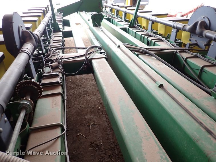 image for item DJ0234 John Deere 7200 Max Emerge 2  planter