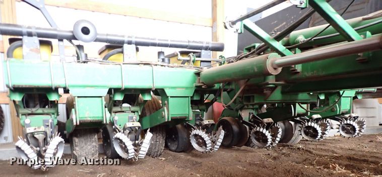 image for item DJ0234 John Deere 7200 Max Emerge 2  planter