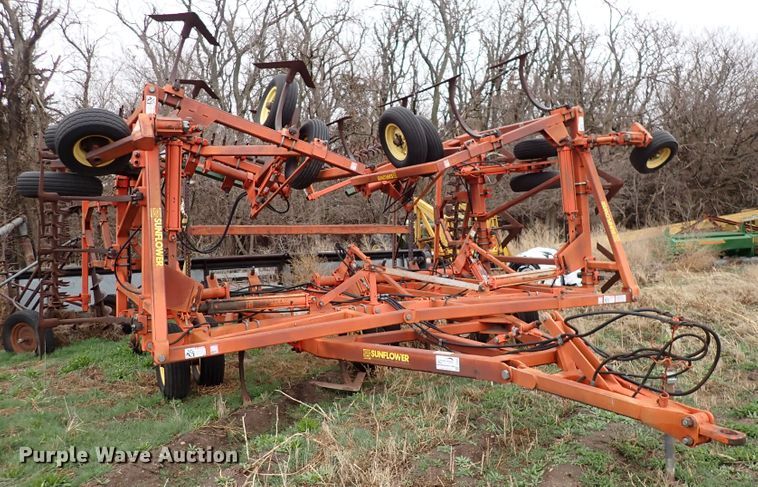 image for item DJ0236 Sunflower 3160-42 Fallow King  field cultivator